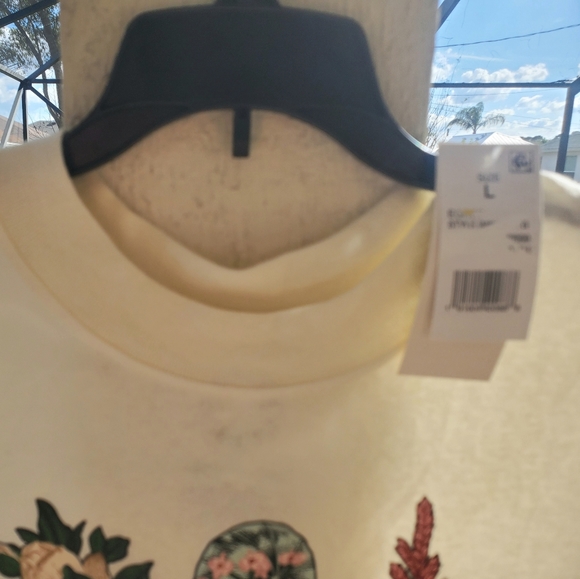 New With Tags Size Large With Flowers Revolutions 33 Crew Neck Tank - Picture 4 of 10